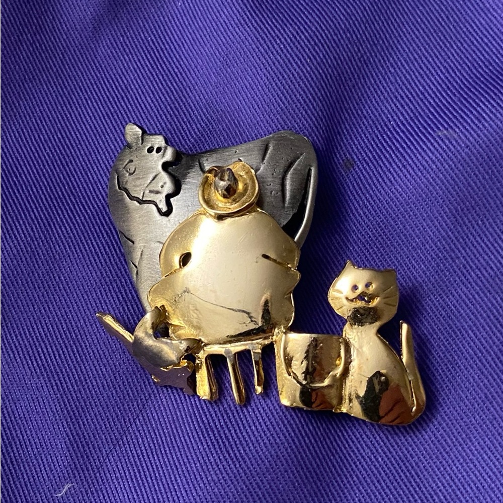 Unique vintage farmer brooch - gold and silver tone